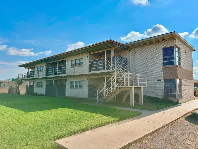 $435,000 | 100 Ave H, Hereford, TX 79045