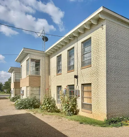 $435,000 | 100 Ave H, Hereford, TX 79045