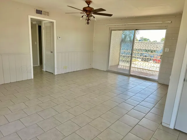 $435,000 | 100 Ave H, Hereford, TX 79045