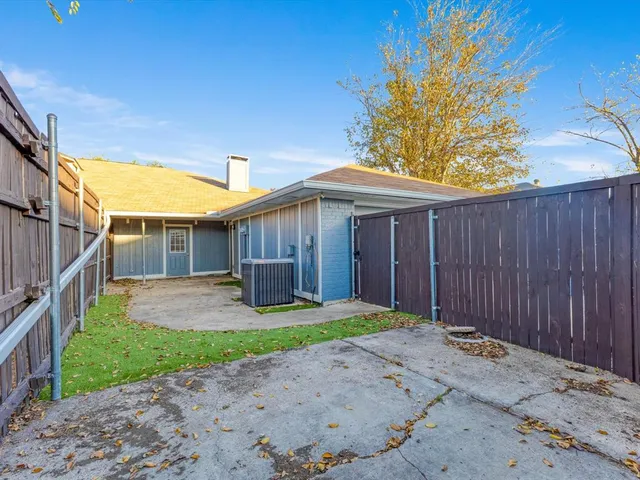 $2,400 | 12331 Ferris Creek Lane, Dallas, TX 75243