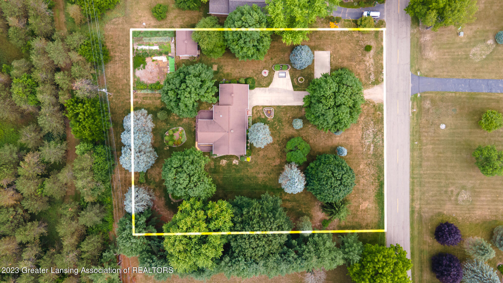 2392 South Waverly Road Eaton Rapids, MI 48827 - Photo 4 of 35 2392SWAVERLY04