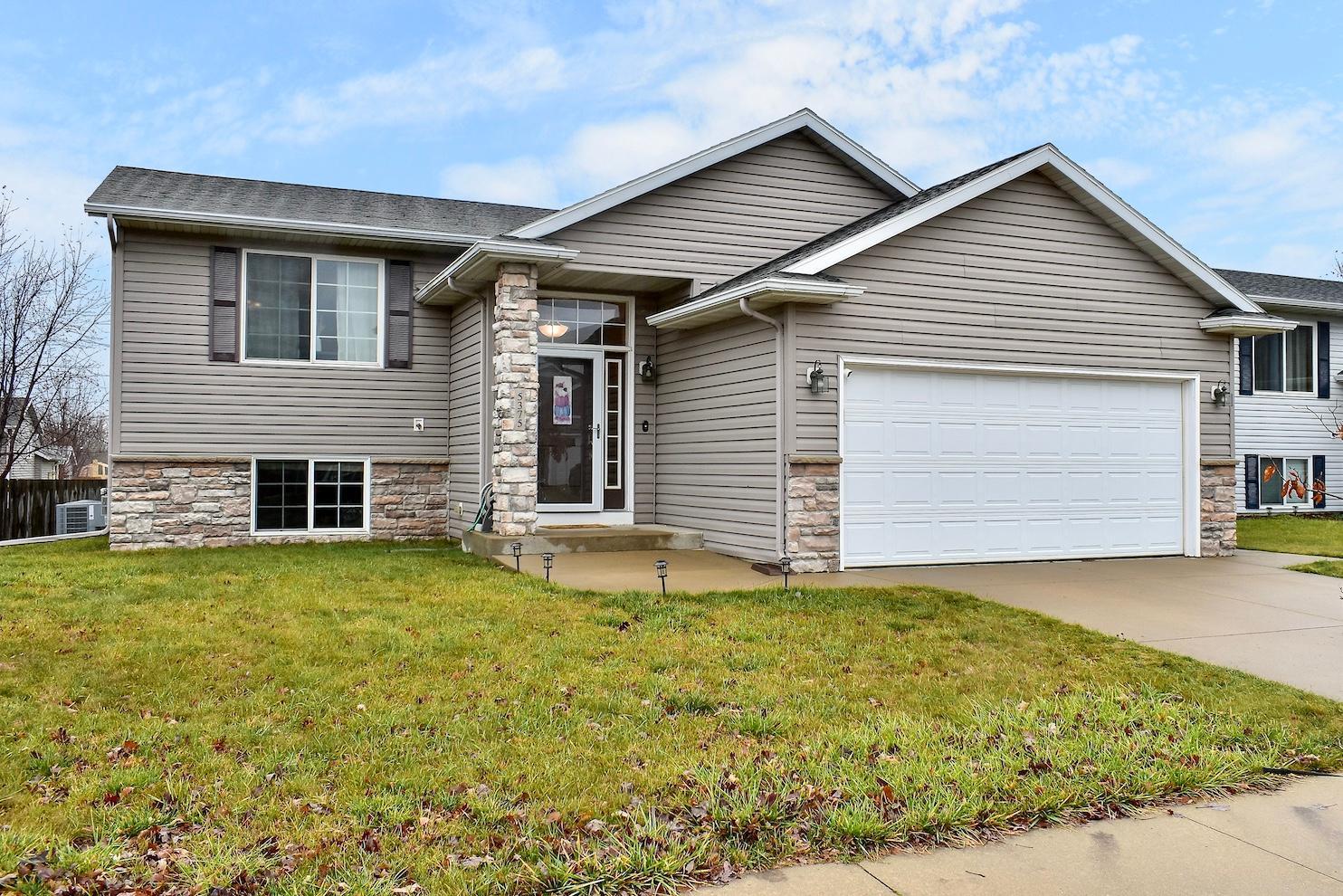 5375 Castleview Drive Northwest Rochester, MN 55901 - Photo 1 of 1