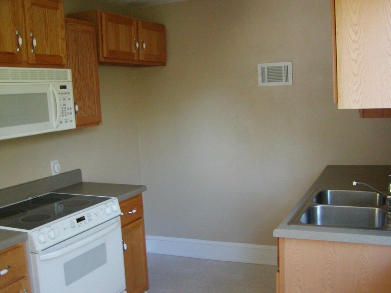 1908 Langdon Road Southwest Roanoke, VA 24015 - Photo 2 of 5 Kitchen