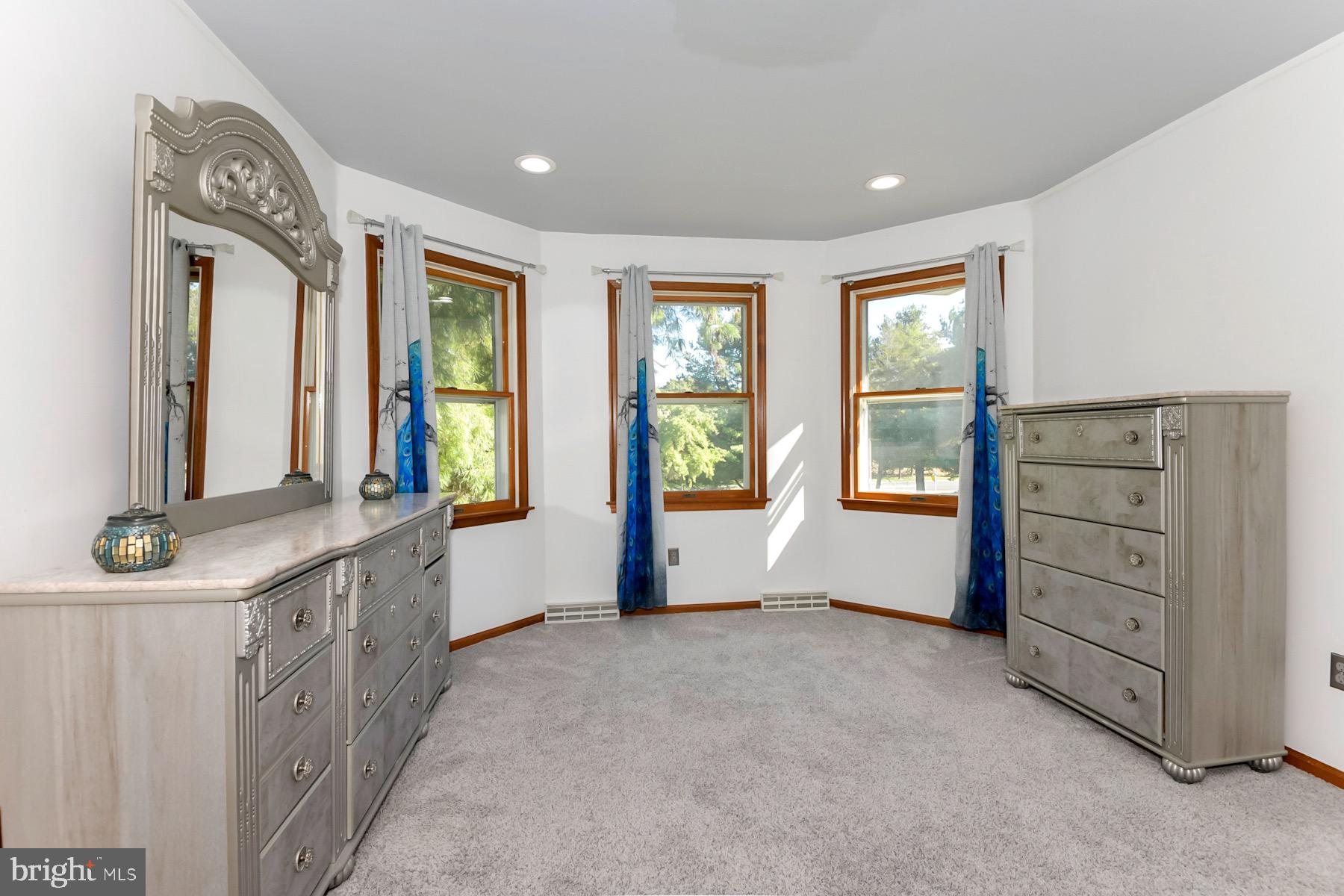 467 Gordon Road Robbinsville, NJ 08691 - Photo 27 of 41 a view of room with window and furniture