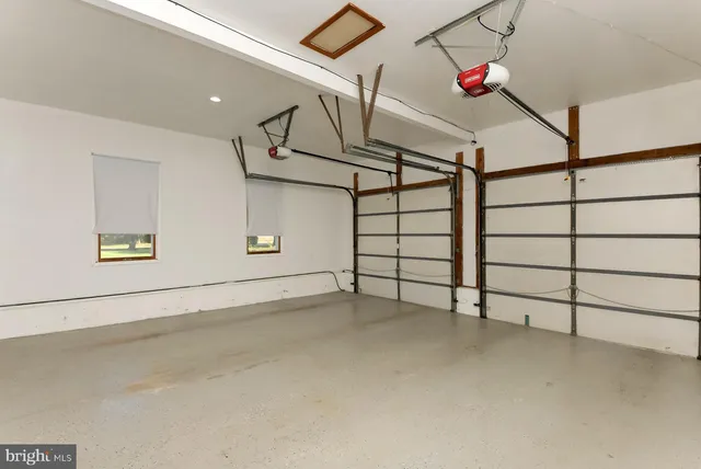 a view of a garage