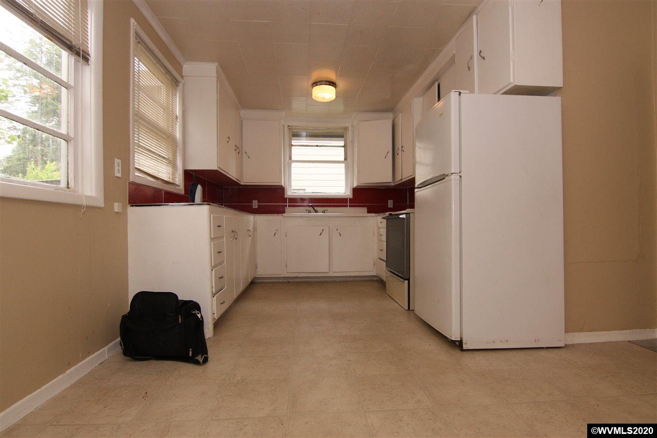 12938 Southeast Foster Road Portland, OR 97236 - Photo 2 of 9