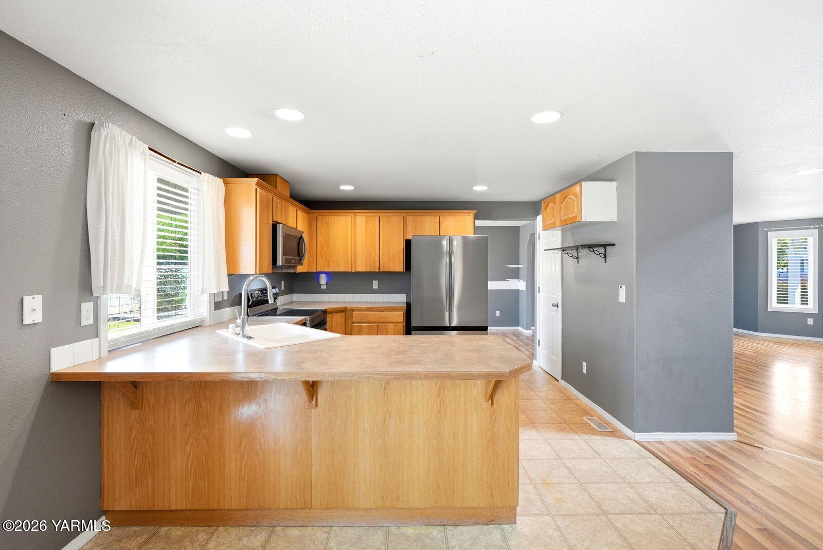 511 Millenium Avenue Moxee, WA 98936 - Photo 12 of 39 Kitchen
