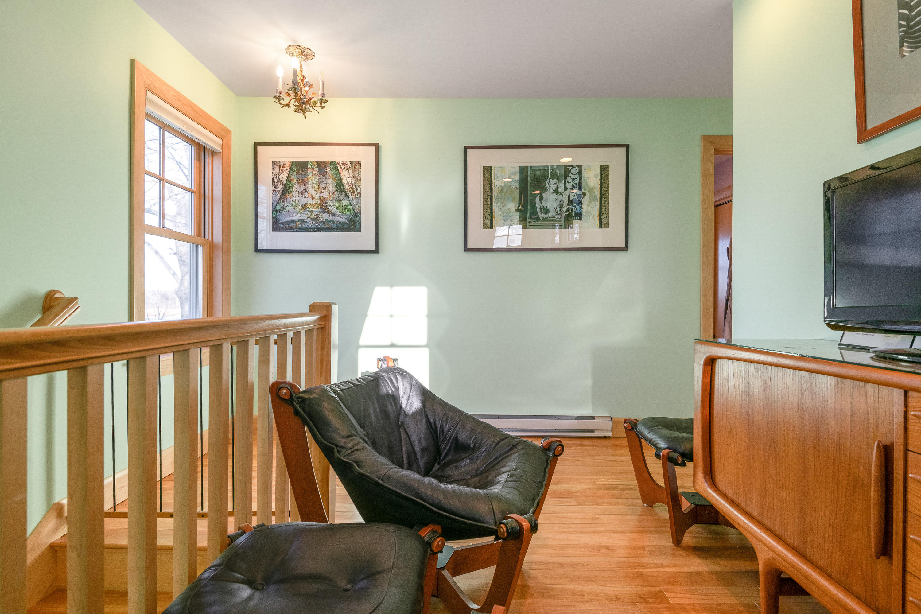 330 Drakes Island Road Wells, ME 04090 - Photo 21 of 38 Sitting/TV area