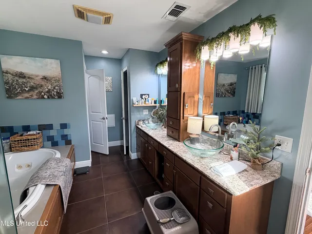 $425,000 | 15 South Highlands Drive, Poplarville, MS 39470