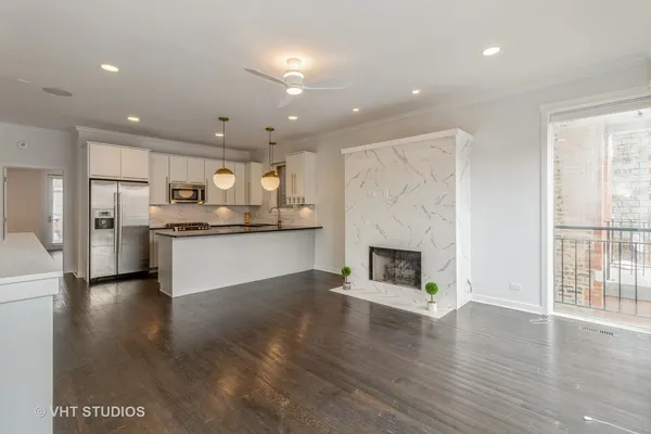 $4,500 | 1644 West Blackhawk Street, Unit 1E, Chicago, IL 60622