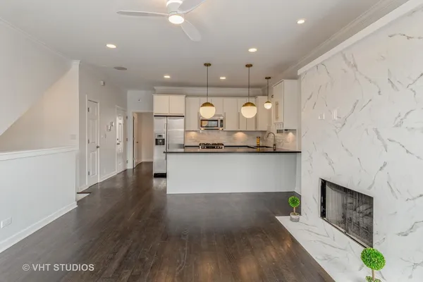 $4,500 | 1644 West Blackhawk Street, Unit 1E, Chicago, IL 60622