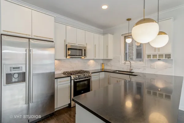 $4,500 | 1644 West Blackhawk Street, Unit 1E, Chicago, IL 60622