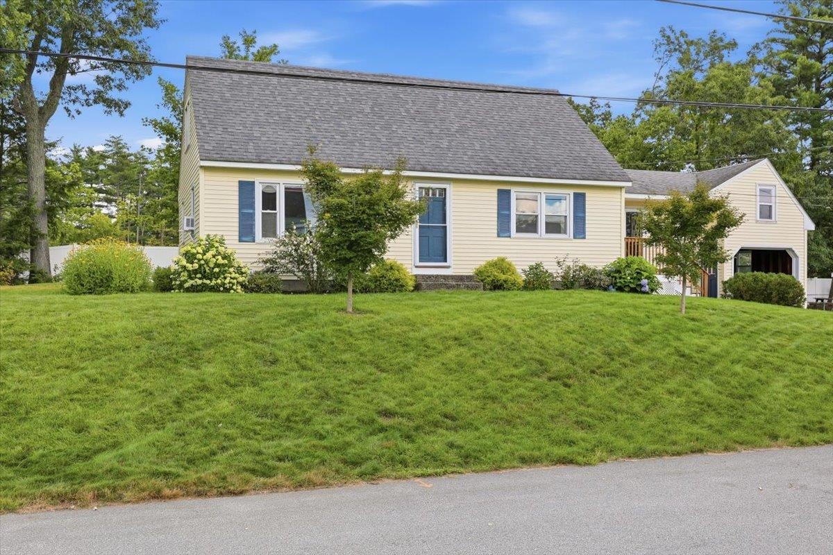 7 Hideaway Road Nashua, NH 03064 - Photo 1 of 46 Gallery Image 1