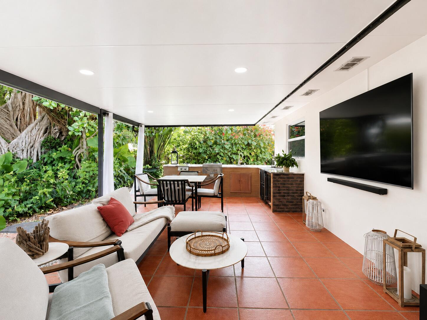 4201 Fillmore Street Hollywood, FL 33021 - Photo 5 of 27 Outdoor Kitchen