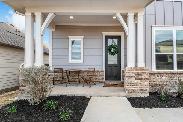 a front view of house with yard