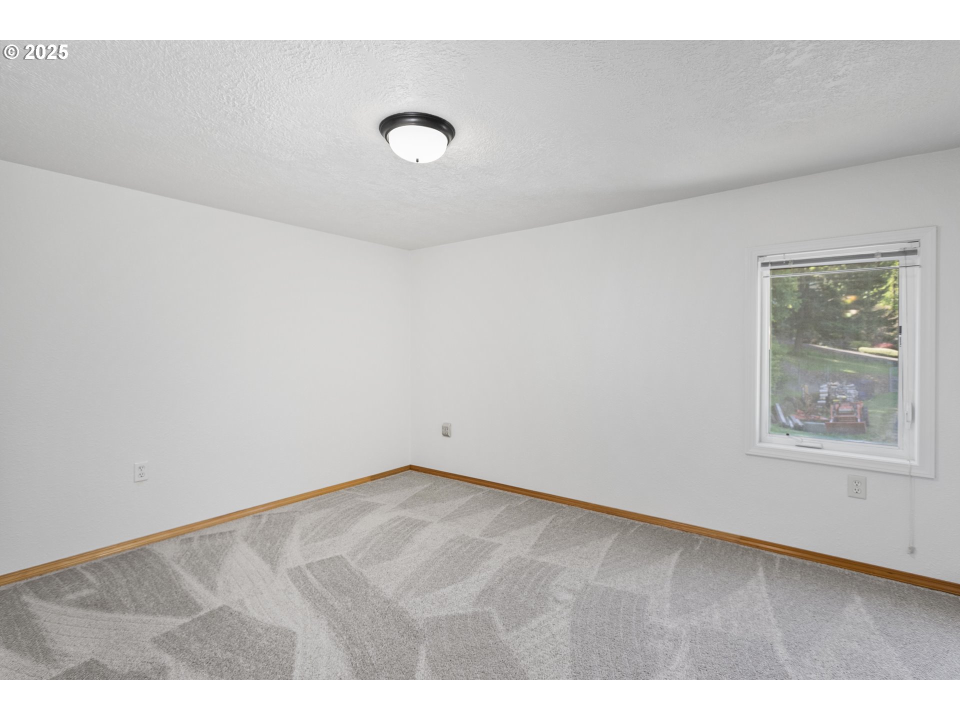 9275 Southeast Terrace View Court Amity, OR 97101 - Photo 5 of 33 Dining Area