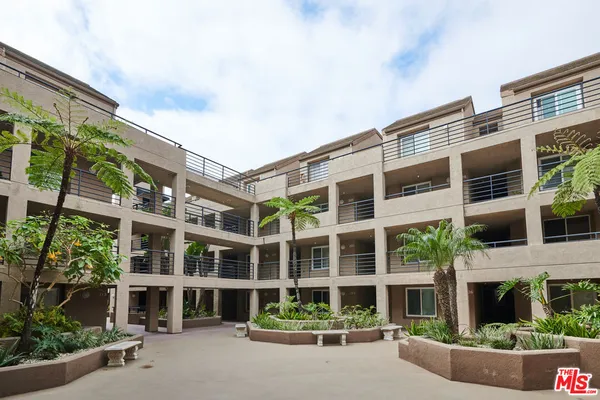 $949,000 | 1200 Pacific Coast Highway, Unit 305, Huntington Beach, CA 92648