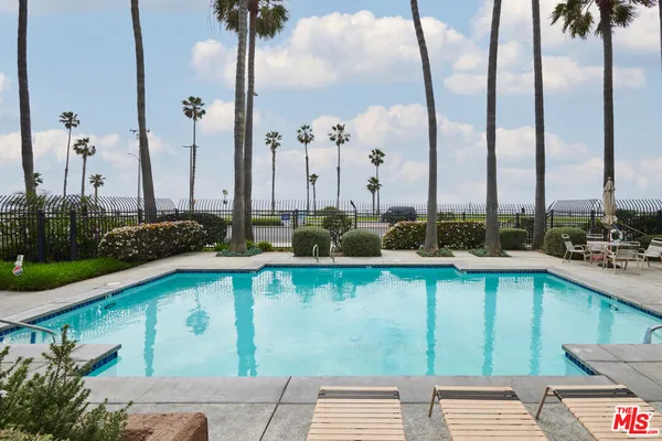$949,000 | 1200 Pacific Coast Highway, Unit 305, Huntington Beach, CA 92648