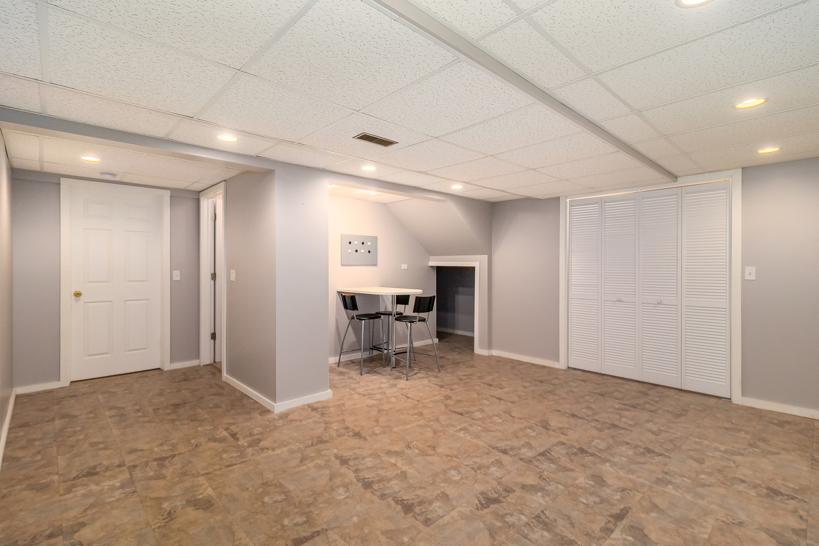 464 Raintree Drive Oswego, IL 60543 - Photo 20 of 35 Gallery Image 20