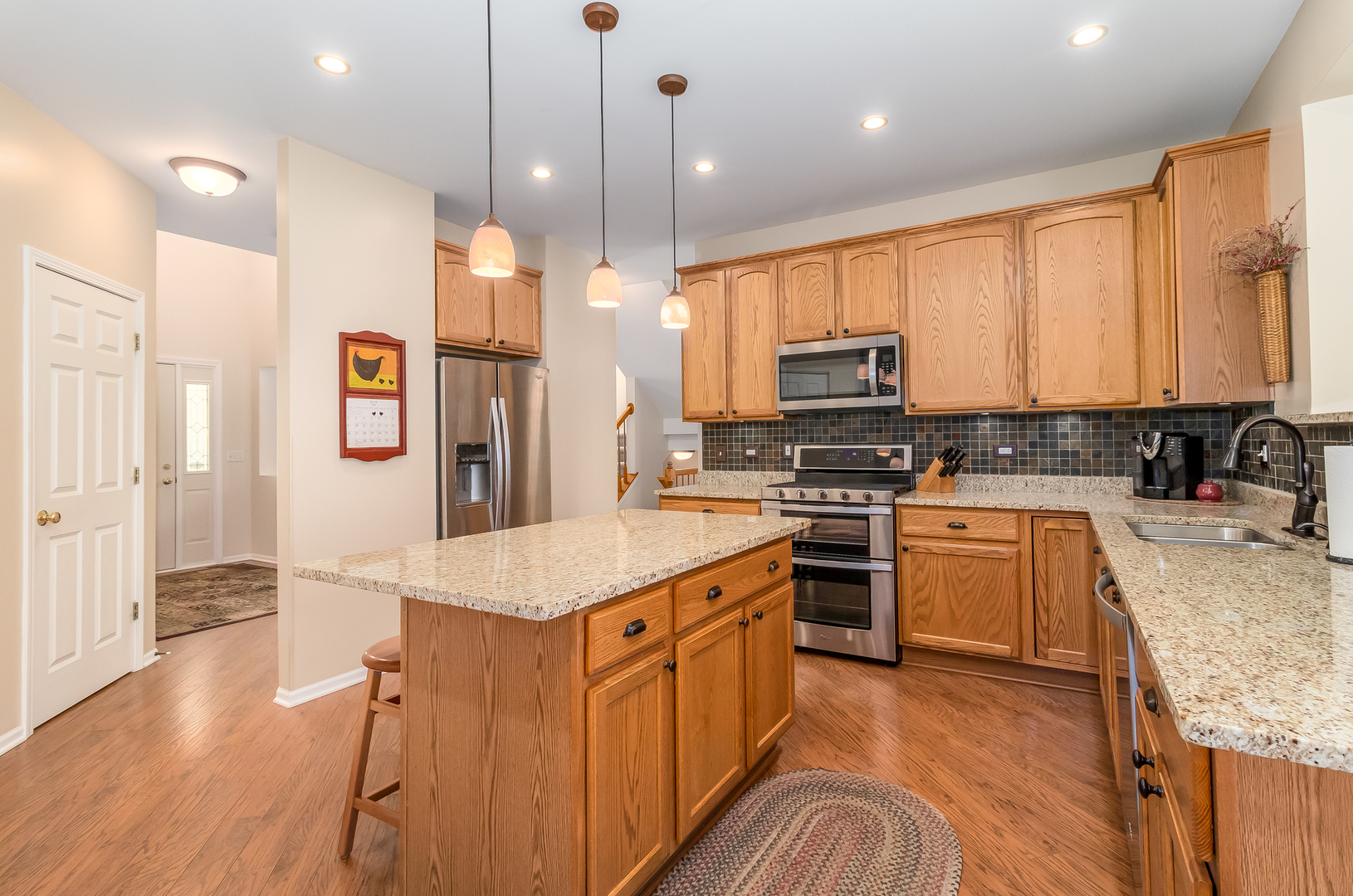 464 Raintree Drive Oswego, IL 60543 - Photo 7 of 35 Gallery Image 7