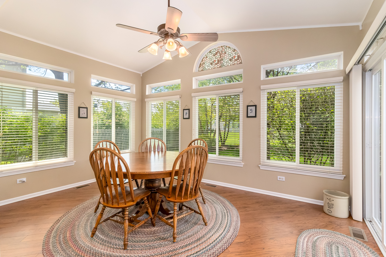 464 Raintree Drive Oswego, IL 60543 - Photo 8 of 35 Gallery Image 8
