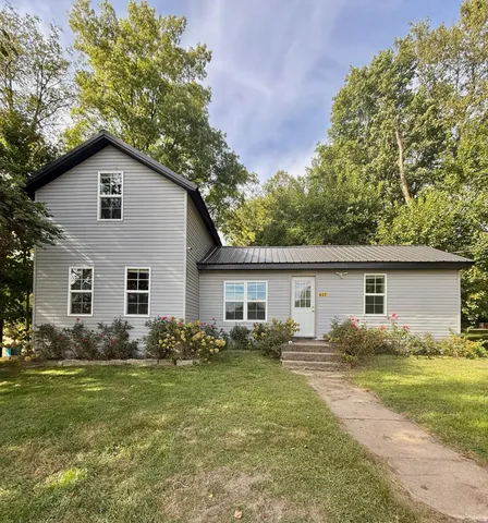 $149,900 | 427 East Main Street, Burr Oak, MI 49030