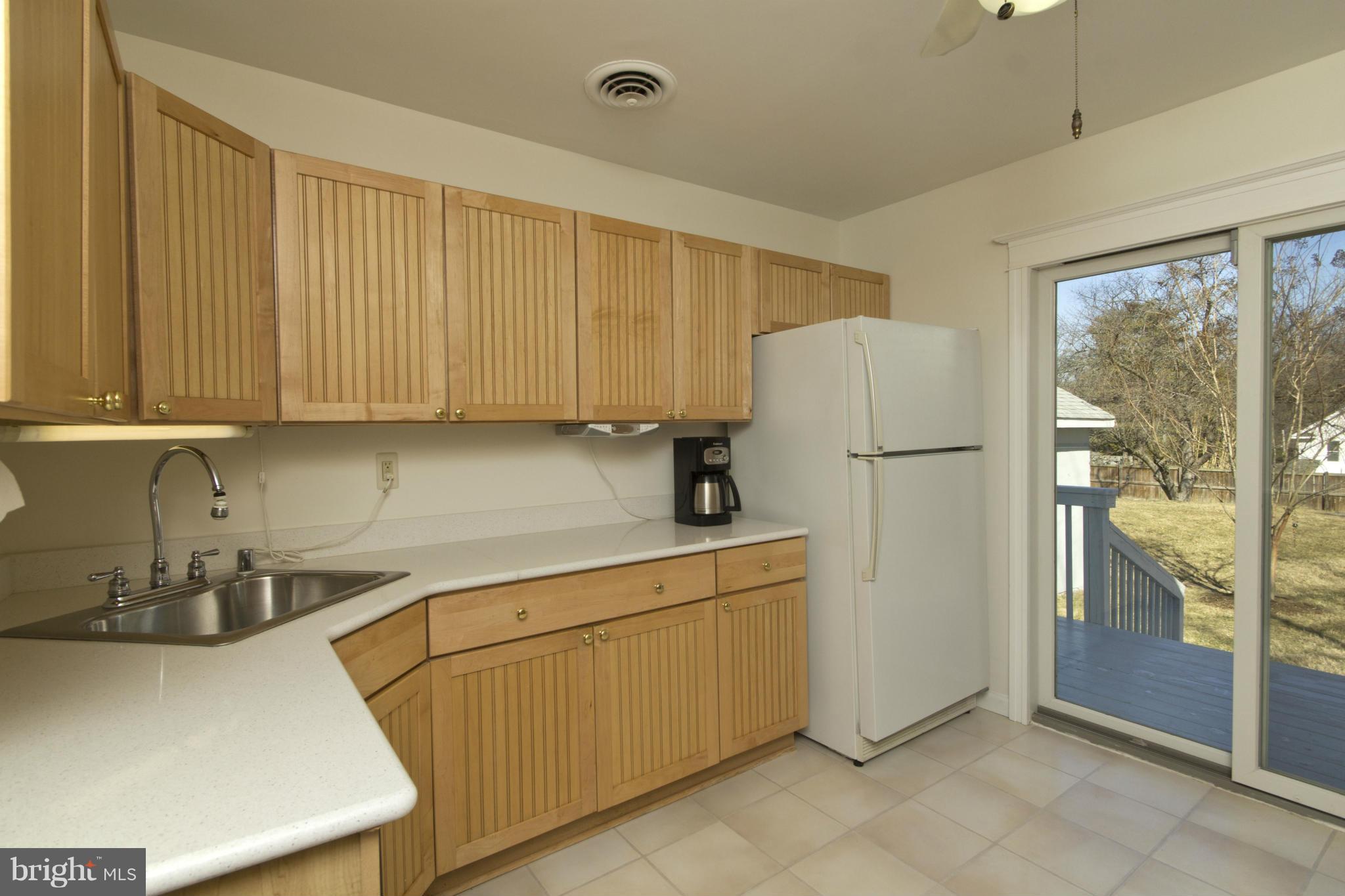 504 Hawthorne Road Linthicum Heights, MD 21090 - Photo 14 of 30 Kitchen