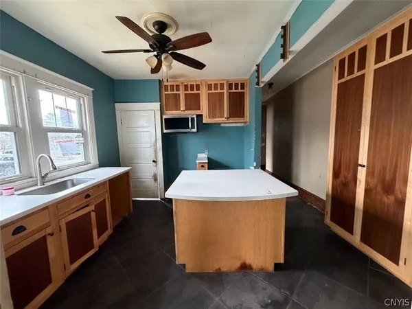 $179,900 | 15 Jefferson Street, Schroeppel, NY 13135