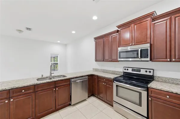 $3,500 | 4118 Woodacre Lane, Tampa, FL 33624