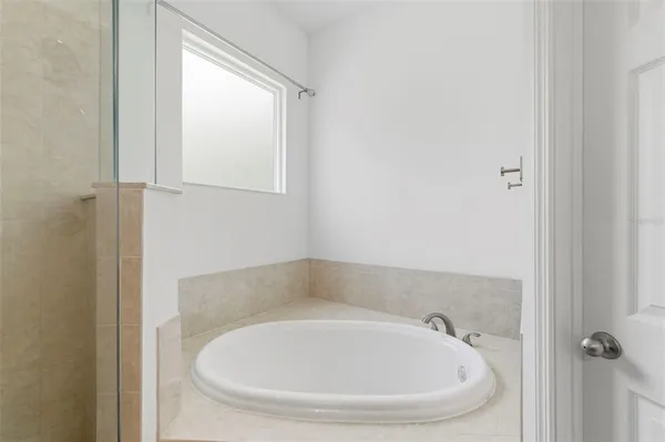 $3,500 | 4118 Woodacre Lane, Tampa, FL 33624