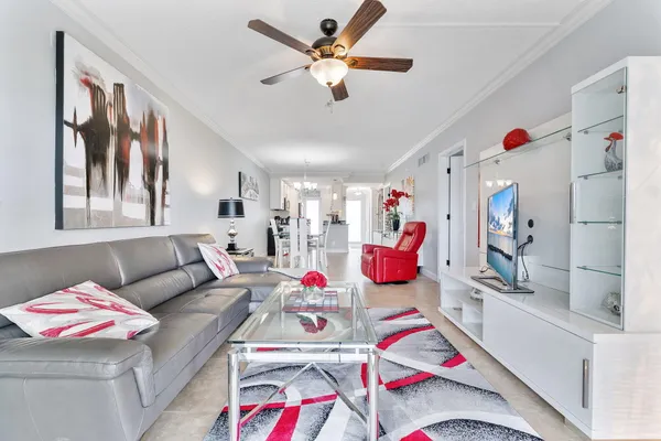 $434,500 | 105 Northeast 19th Avenue, Unit 164, Deerfield Beach, FL 33441