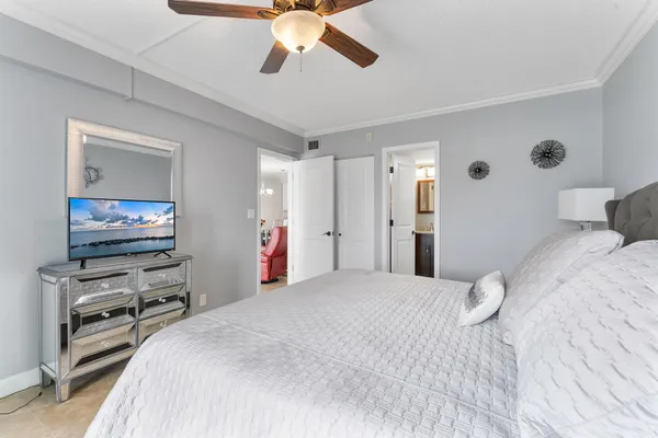$434,500 | 105 Northeast 19th Avenue, Unit 164, Deerfield Beach, FL 33441