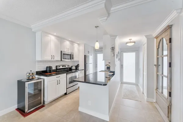 $434,500 | 105 Northeast 19th Avenue, Unit 164, Deerfield Beach, FL 33441