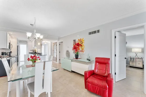 $434,500 | 105 Northeast 19th Avenue, Unit 164, Deerfield Beach, FL 33441