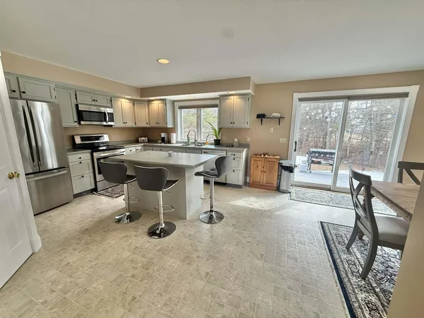 $525,000 | 79 South Pleasant Street, Bowdoinham, ME 04008