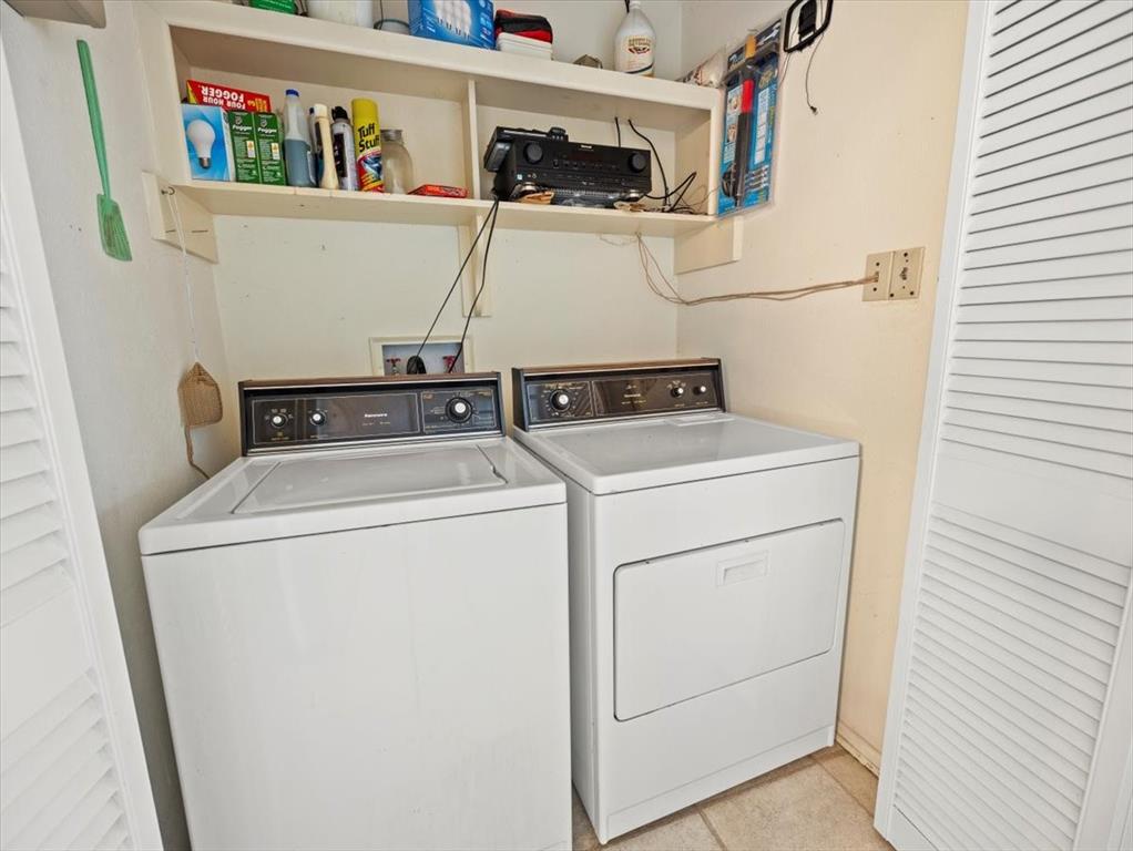 13030 Miller Road Azle, TX 76020 - Photo 26 of 40 a utility room with dryer and washer