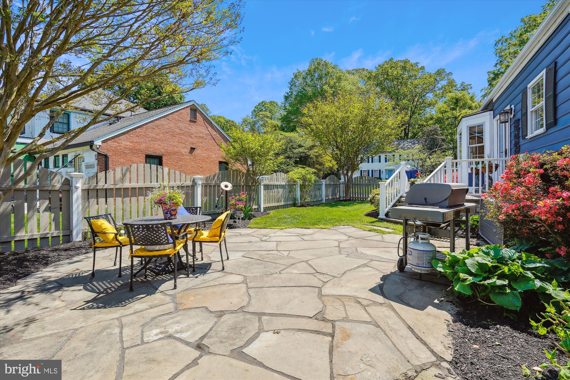 7101 Old Gate Road Rockville, MD 20852 - Photo 46 of 52 a view of a sitting area with furniture and garden