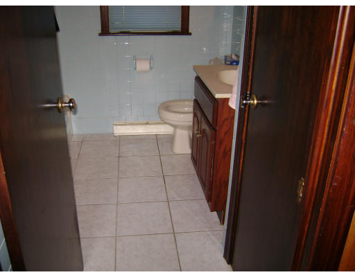 906 Bradley Road Springfield, MA 01109 - Photo 13 of 16