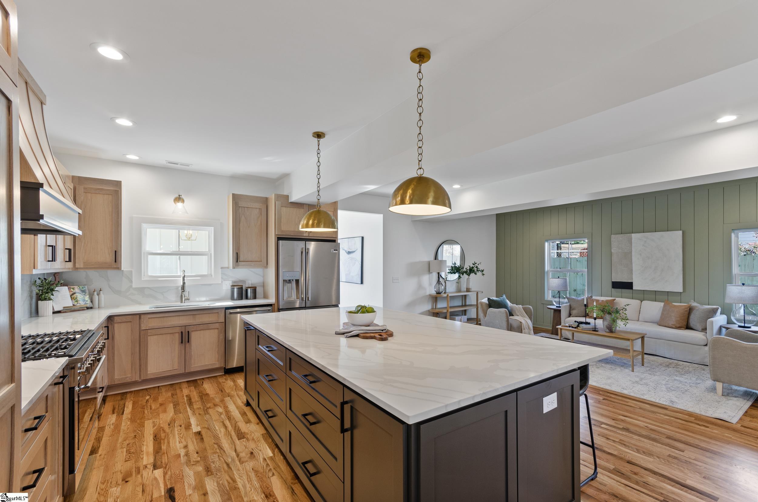 102 West Circle Avenue Greenville, SC 29607 - Photo 11 of 48