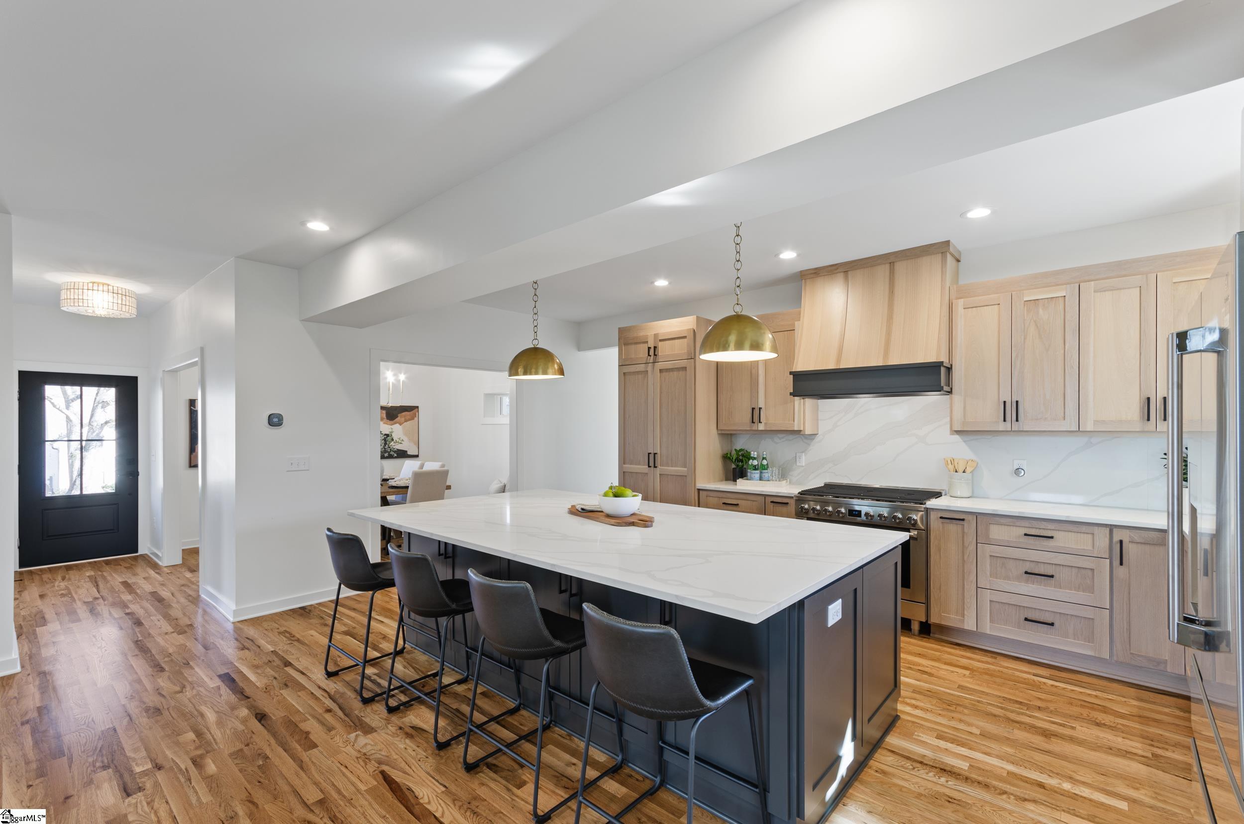 102 West Circle Avenue Greenville, SC 29607 - Photo 14 of 48