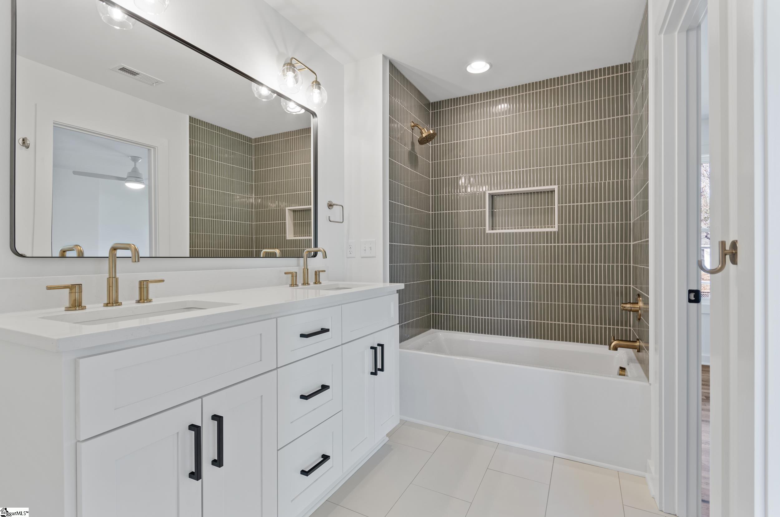 102 West Circle Avenue Greenville, SC 29607 - Photo 31 of 48