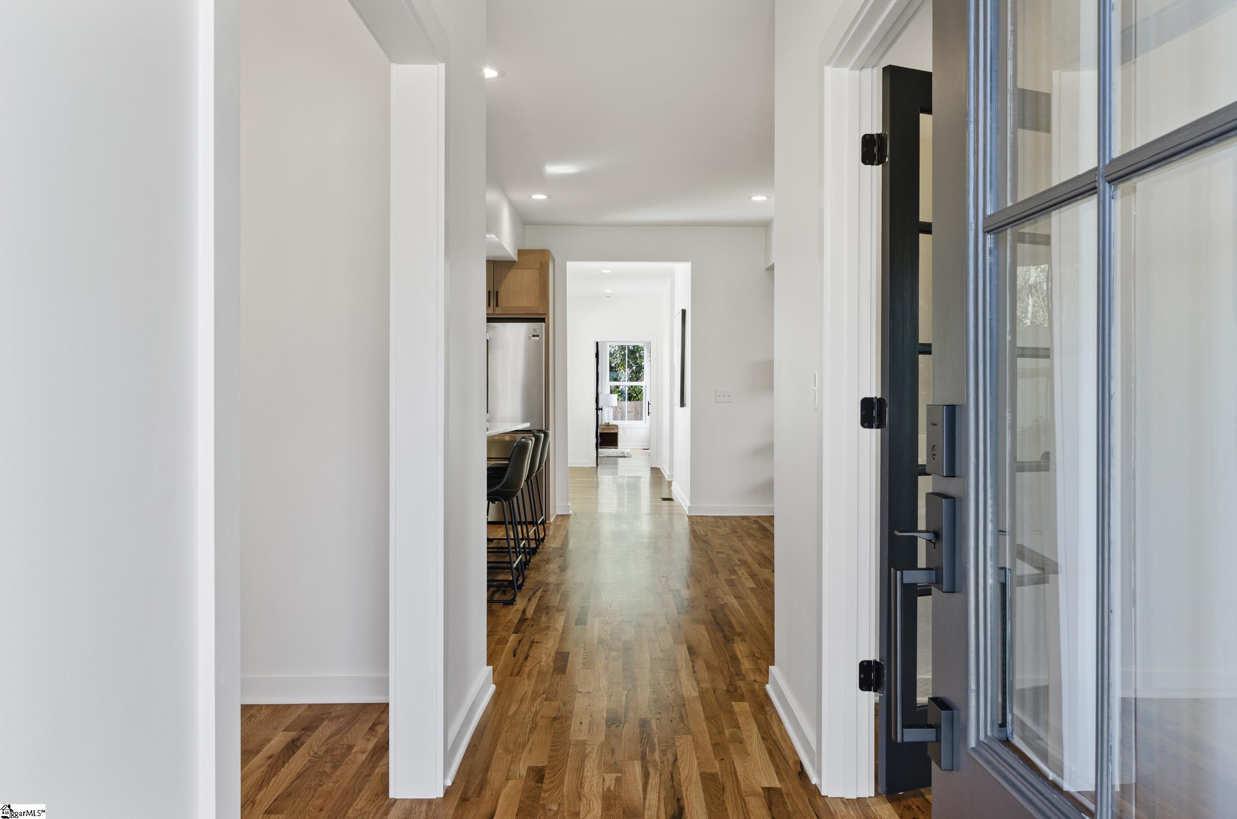 102 West Circle Avenue Greenville, SC 29607 - Photo 4 of 48