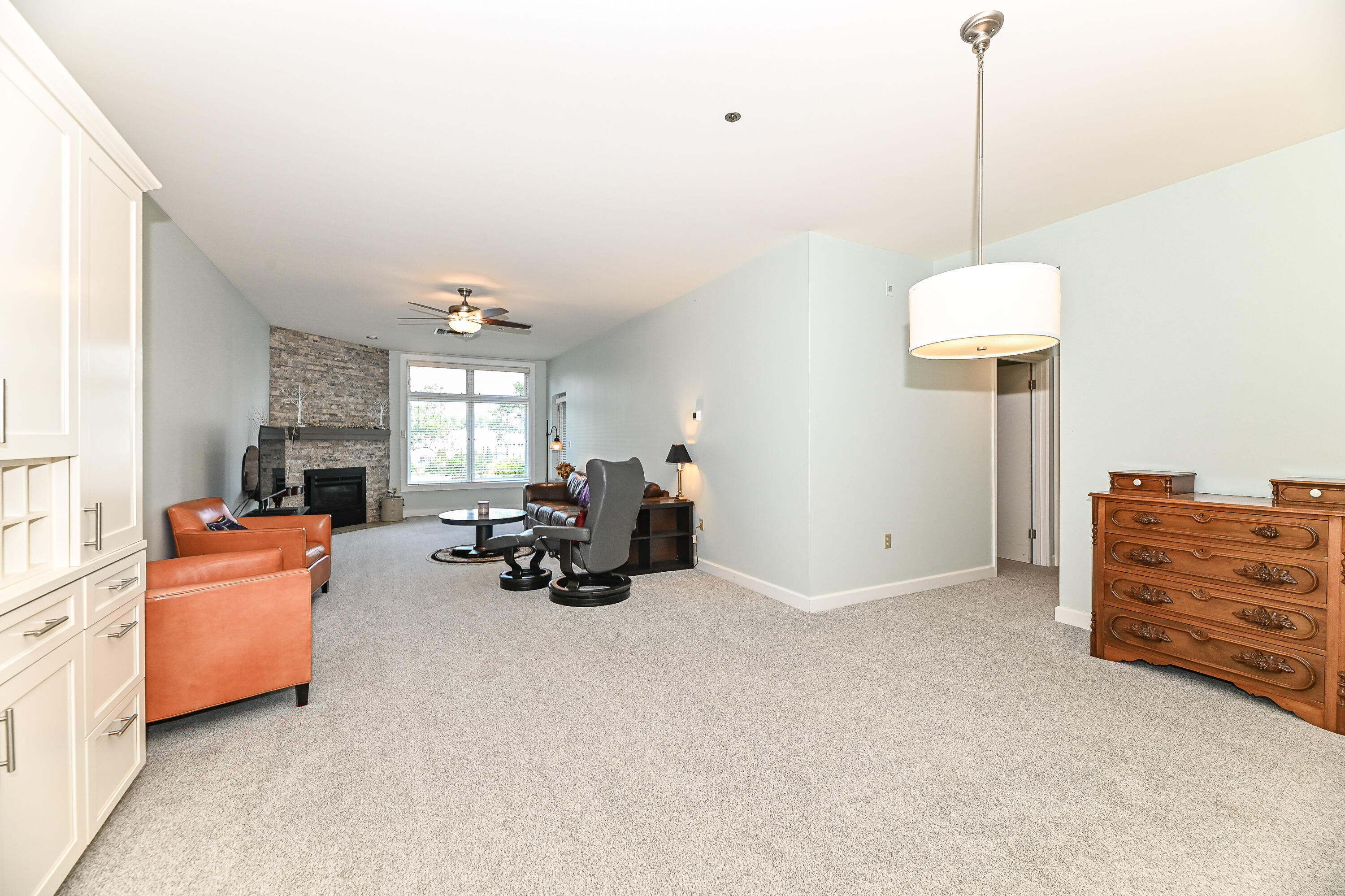 35 Harborview Drive, Unit 112 Racine, WI 53403 - Photo 2 of 36 Harborview-14