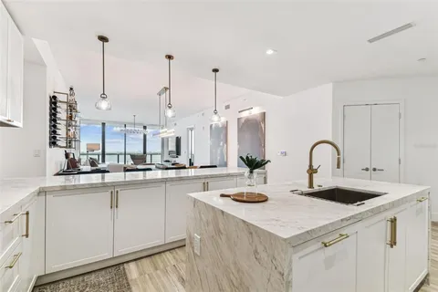 $2,700,000 | 3101 Bayshore Boulevard, Unit 1402, Tampa, FL 33629