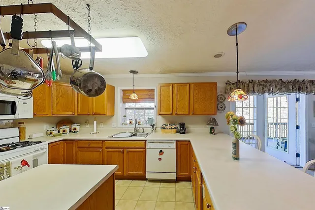 $754,900 | 15 Bell-Tel Drive, Prosperity, SC 29127