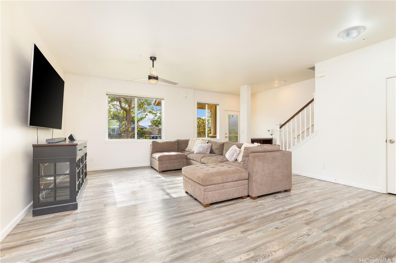 91-960 Iwikuamo'o Street, Unit 904 Ewa Beach, HI 96706 - Photo 2 of 25