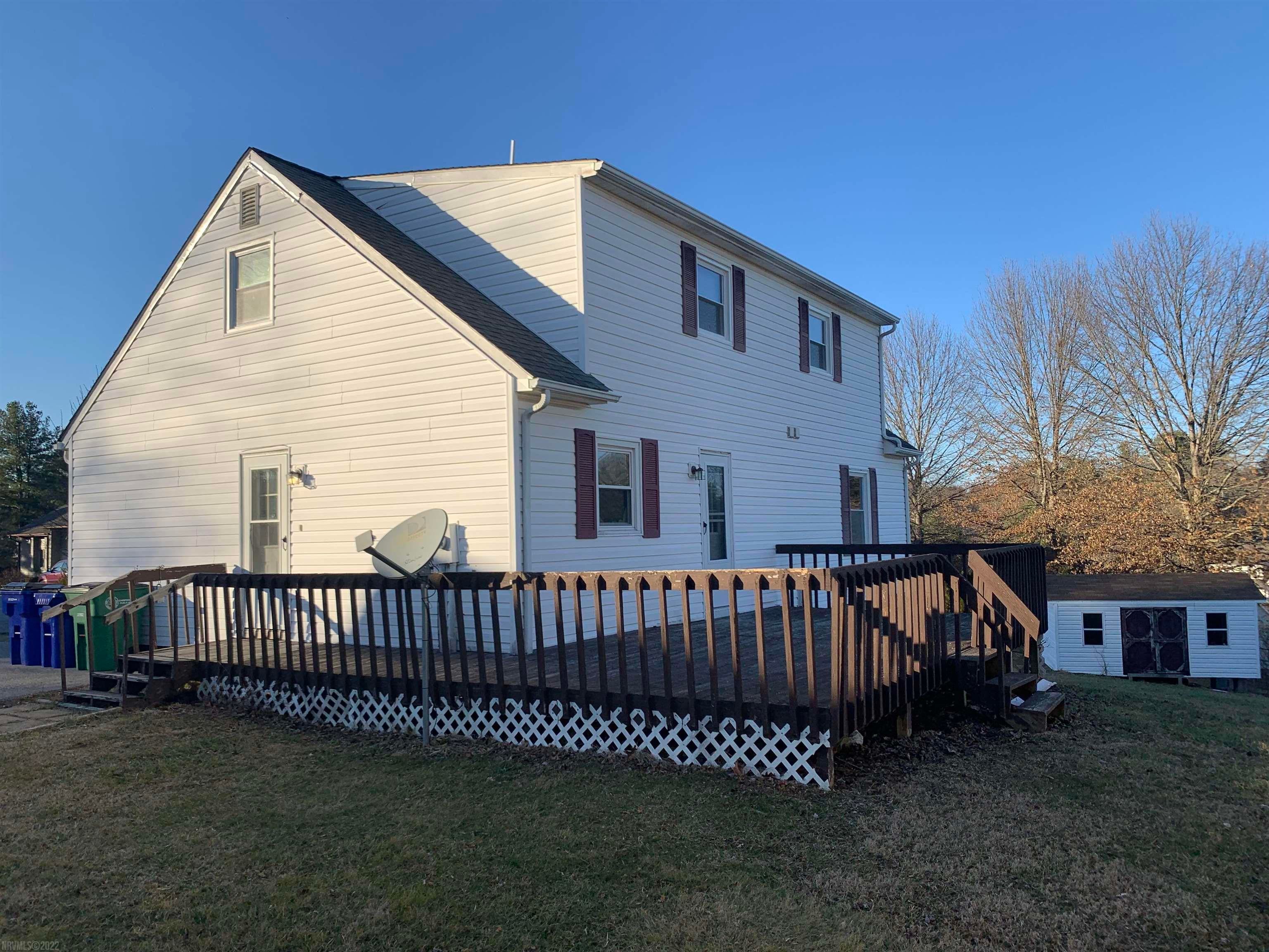 290 East Windmill Ridge Road Northwest Christiansburg, VA 24073 - Photo 5 of 41 Gallery Image 5