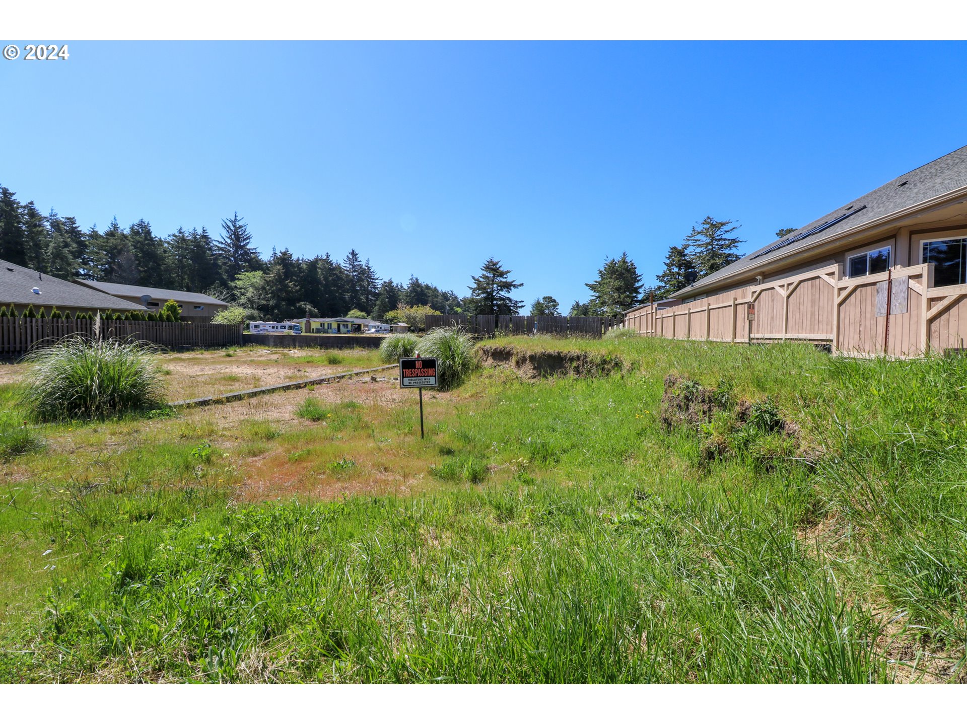 755 Edwards Coos Bay, OR 97420 - Photo 1 of 23