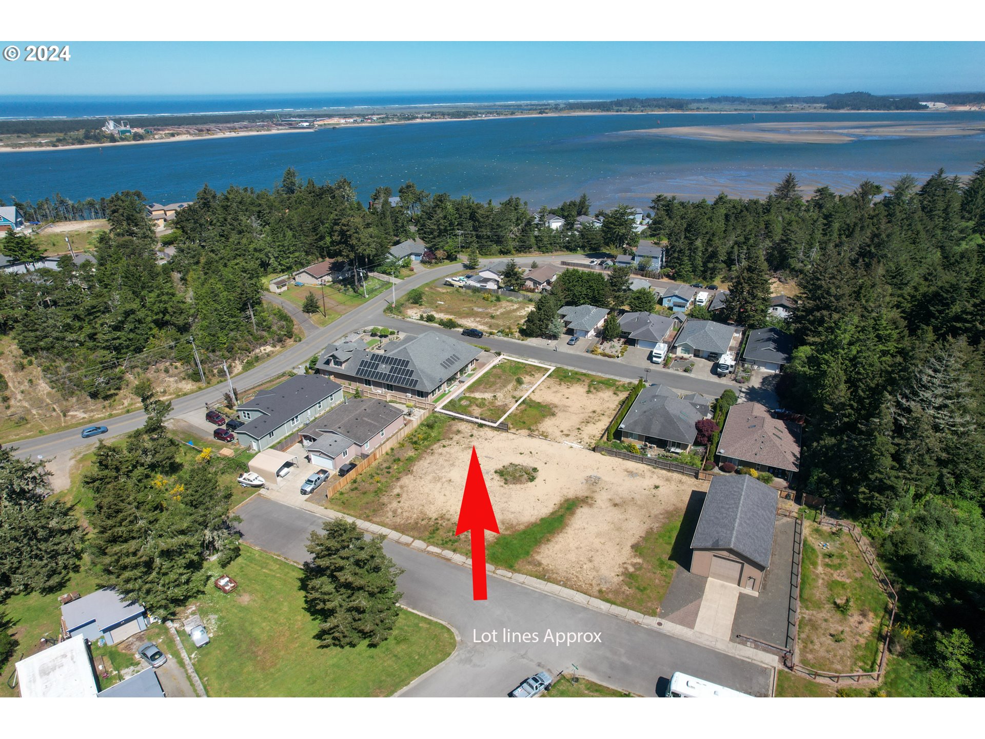 755 Edwards Coos Bay, OR 97420 - Photo 20 of 23