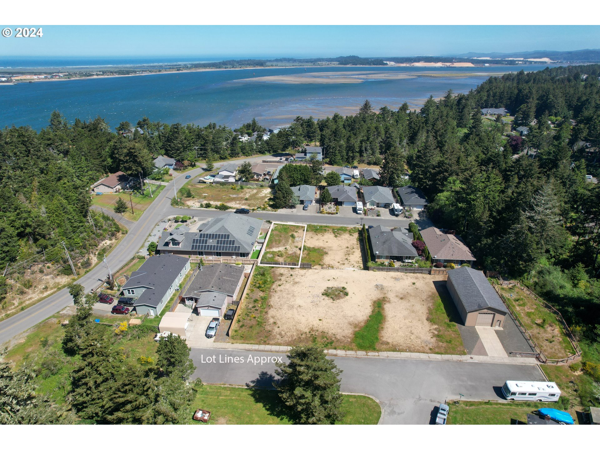 755 Edwards Coos Bay, OR 97420 - Photo 22 of 23